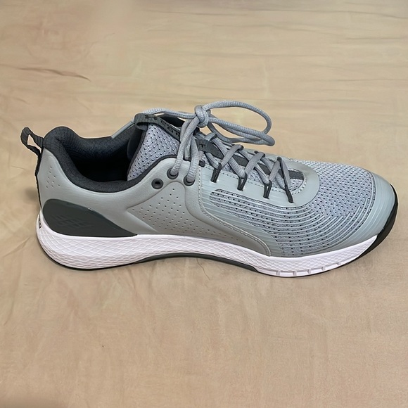 Brand New UA Charged Commit TR 3 - Picture 2 of 5